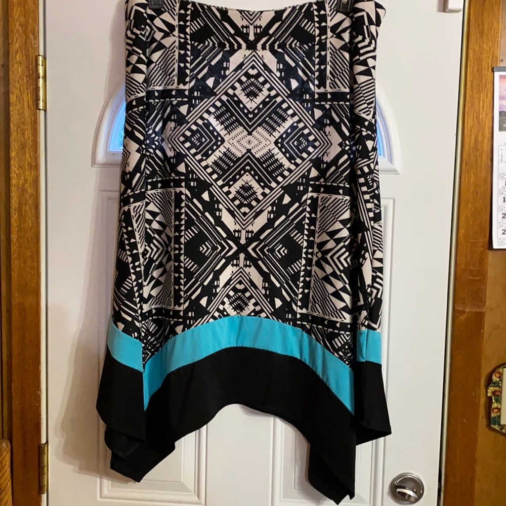 New Directions Shark Bite Hem Skirt